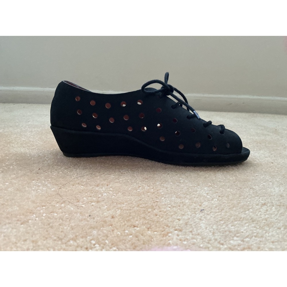 LAmour Des Pieds Black Suede Lace Perforated Peep Toe Style Wedge Shoes Sz 8.5 - Picture 4 of 9